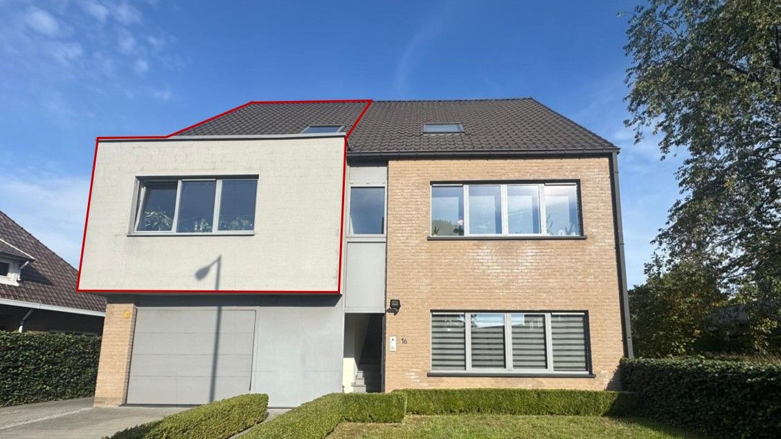 RUIM DUPLEX APPARTEMENT MET TERRAS foto {{pictureIndex}}