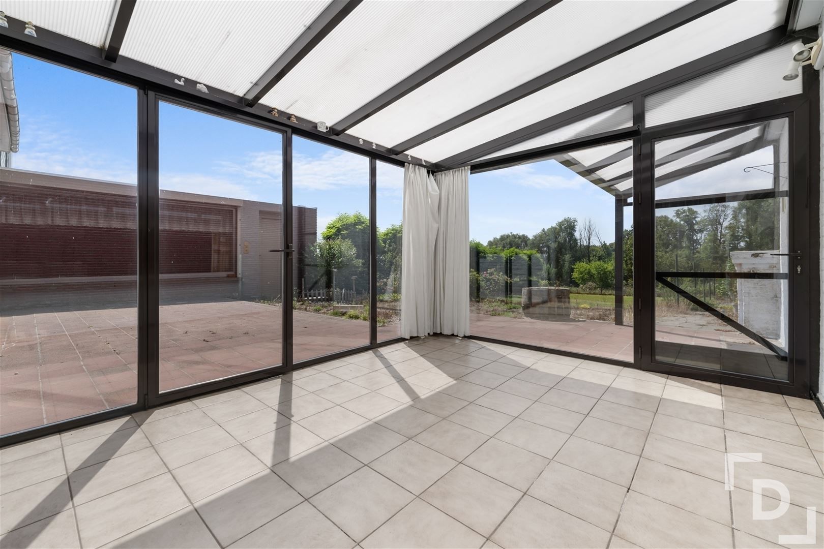 Ruime te renoveren woning te koop in Geluveld. foto 32