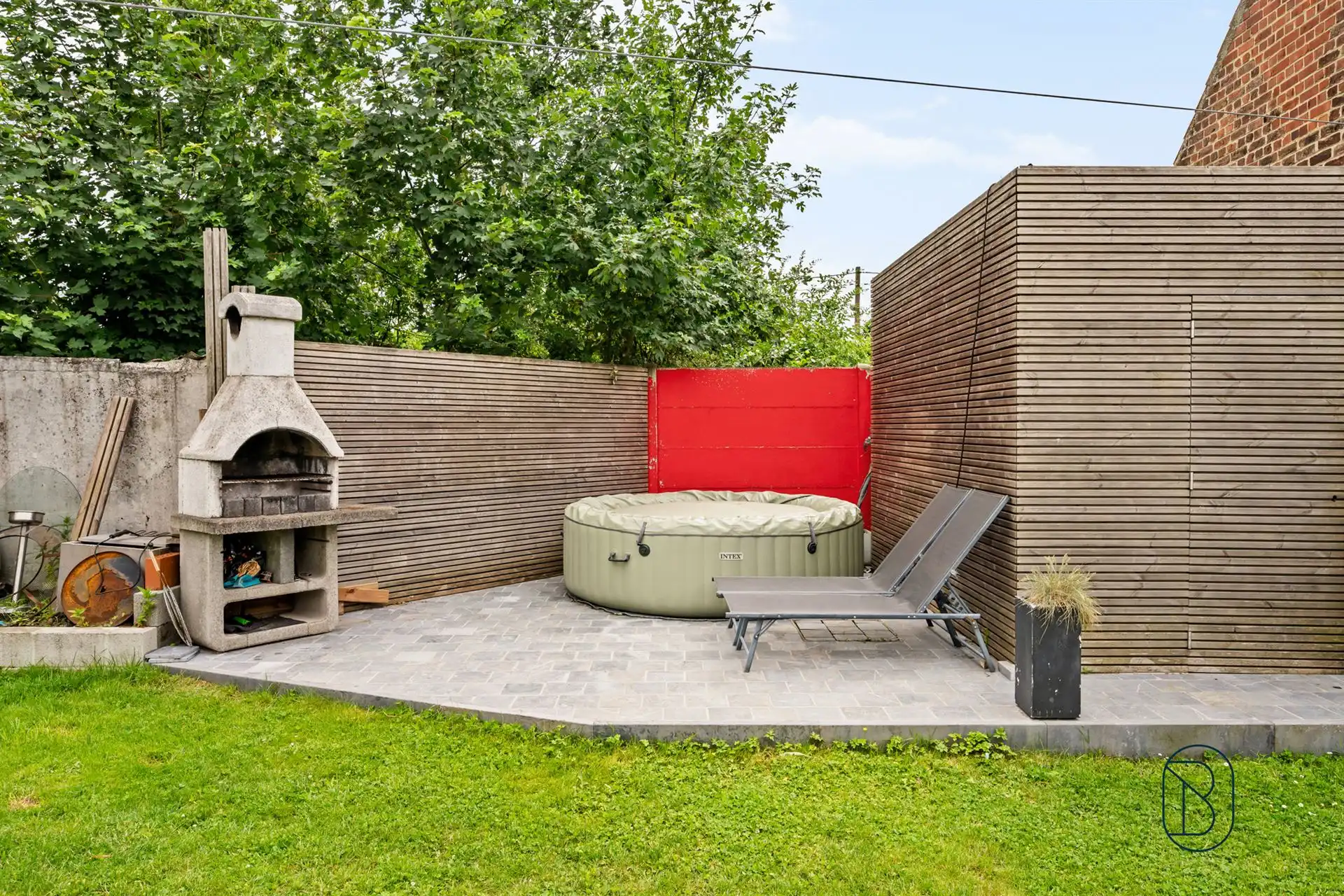Gerenoveerde woning met tuin en zonnepanelen foto 21