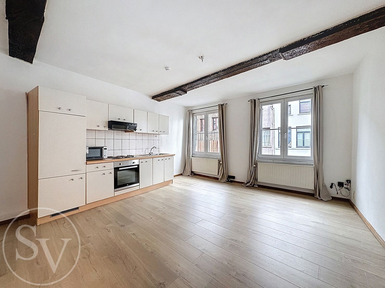 Ruime studio met afzonderlijk slaapkamer. foto 5