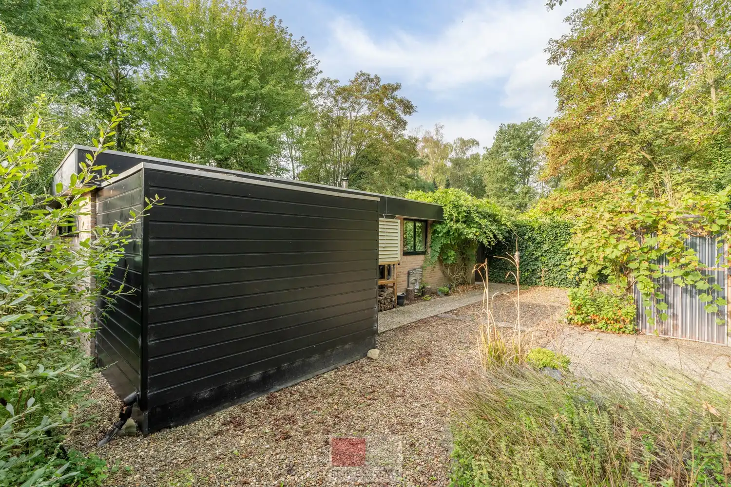 Op te frissen bungalow, gelegen op het vakantiepark Sunclass Sonnevijver. foto 17