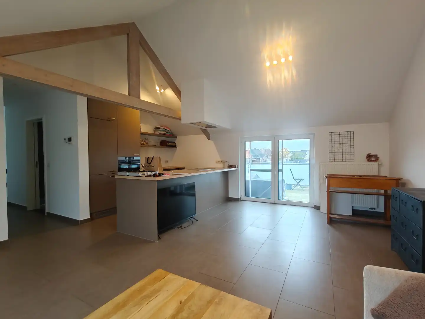 Stijlvolle en ruime loft met terras en bureauruimte  foto 2