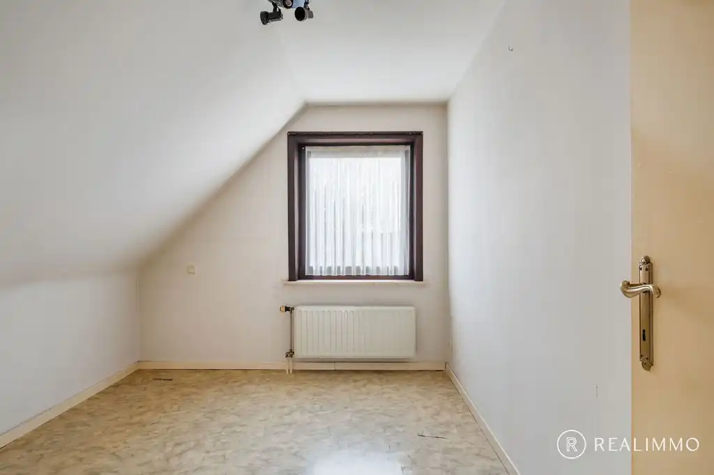 Ruime op te frissen, halfopen bebouwing te Zwevegem foto 11