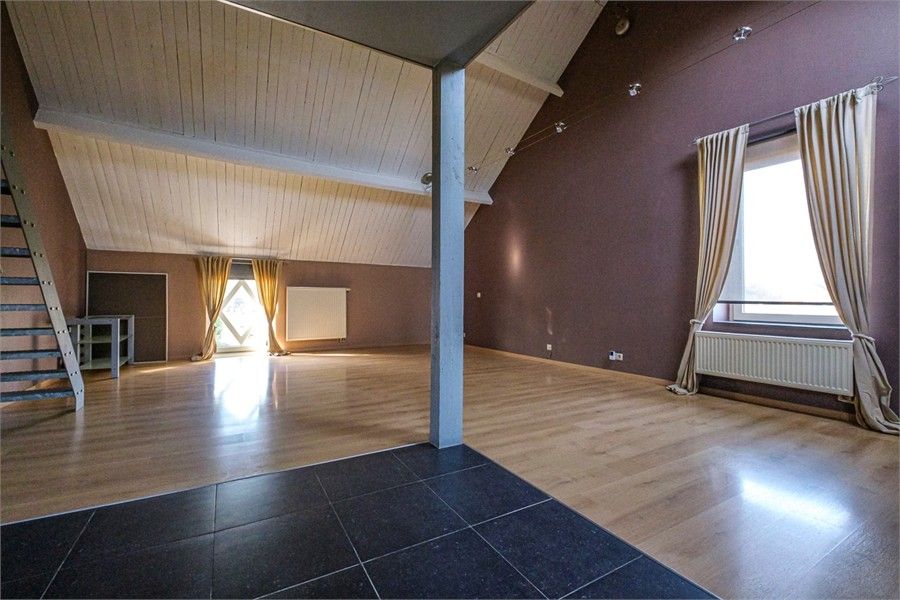 SMAAKVOLLE HOB MET 2 SLPKS EN GARAGE foto 14