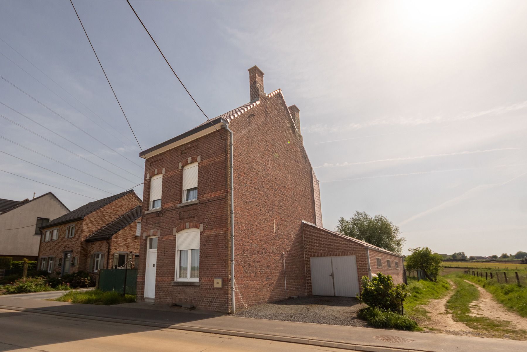 Gunstig gelegen woning met zicht op omliggende weilanden foto {{pictureIndex}}