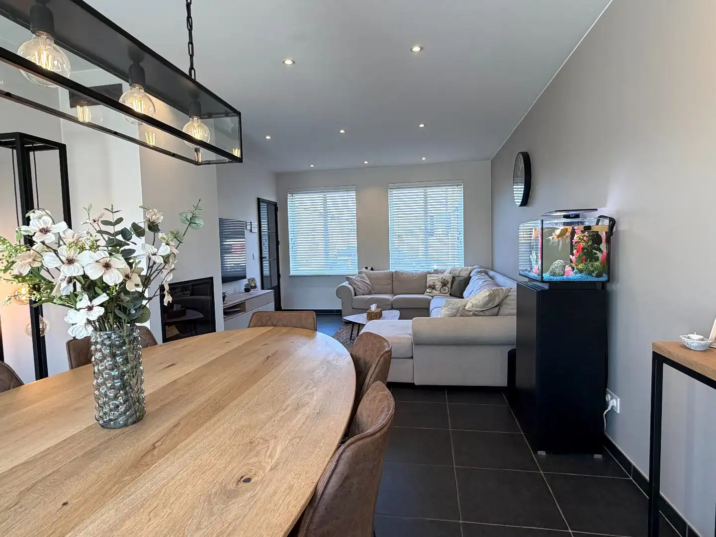 Prachtige woning met 3 slaapkamers, zonnepanelen en thuisbatterijen op rustige ligging! foto 7