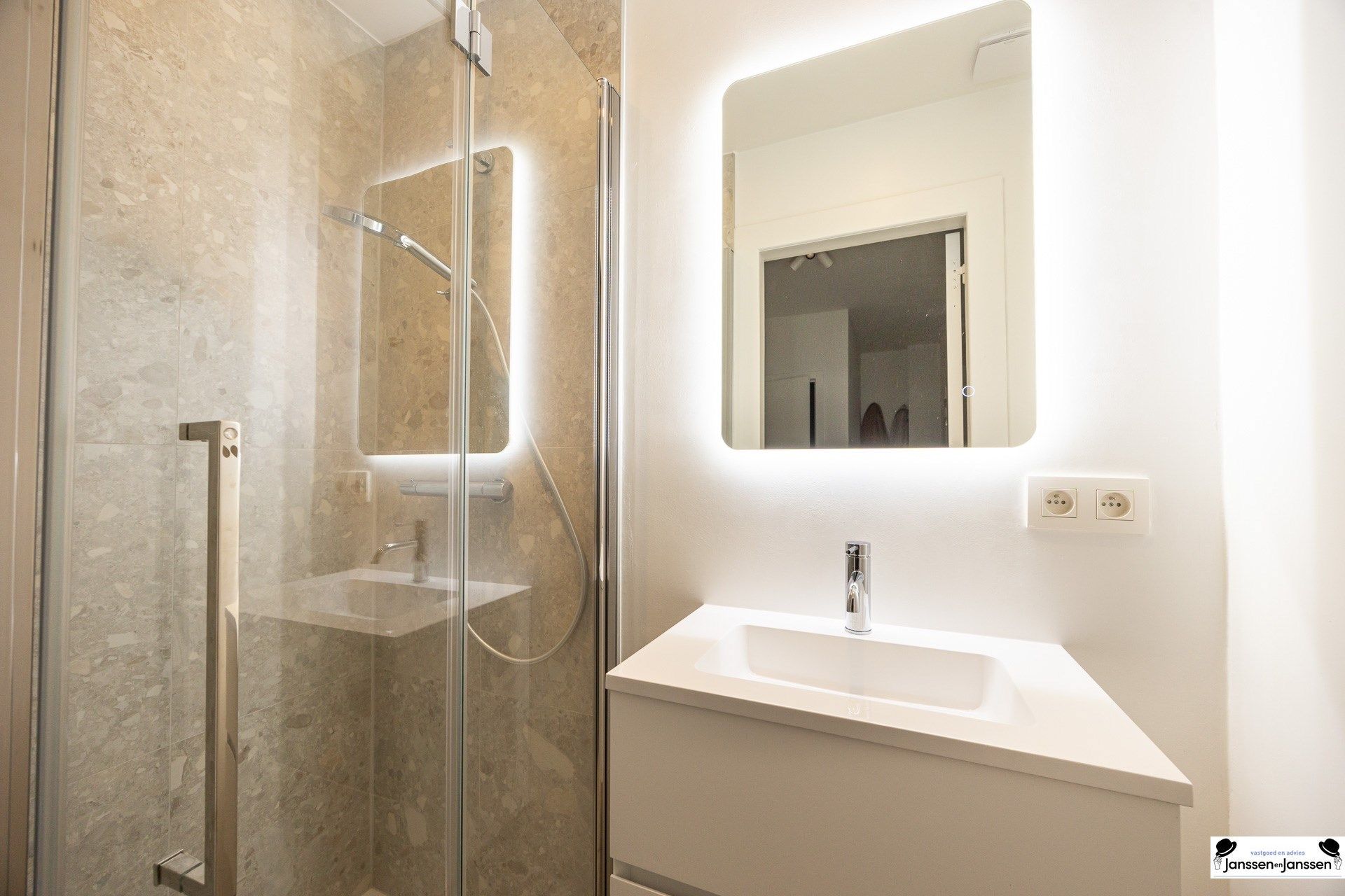 Instapklaar 1-slpk app met zuidgerichte tuin - Deurne zuid foto 6