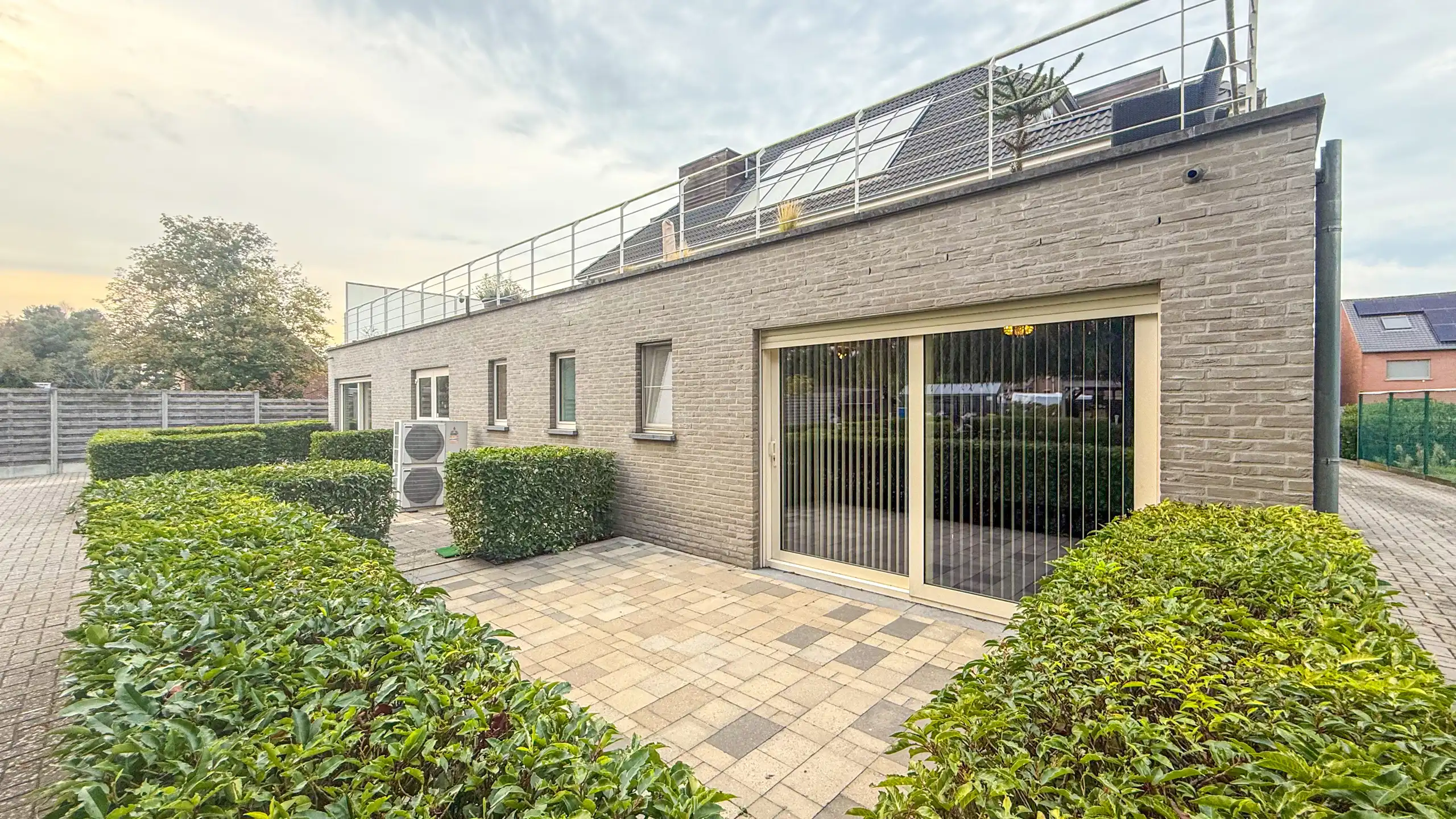 Veelzijdig investeringspand met 10 kamers, lift en kelder! foto 128
