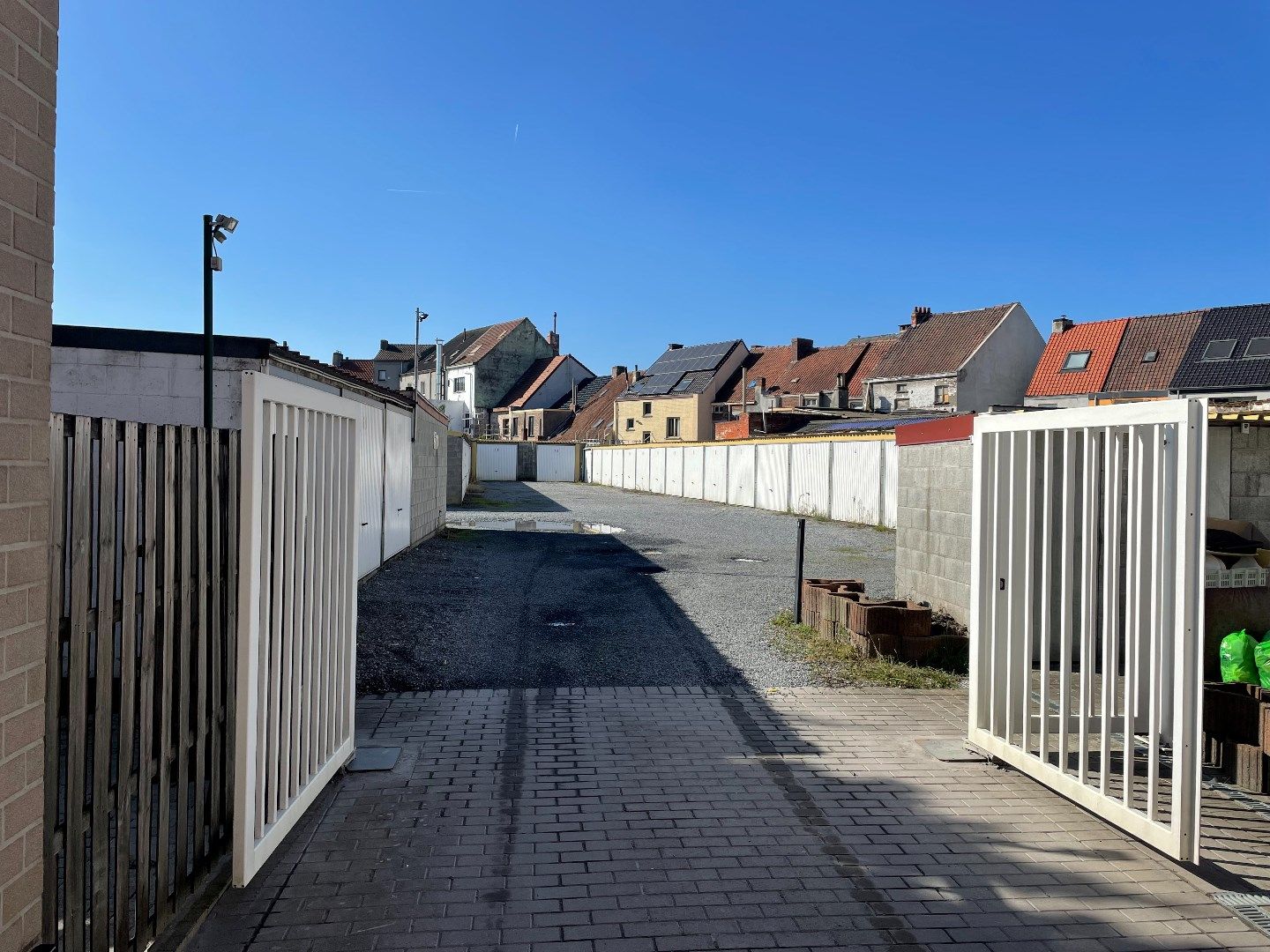 Garages op strategische ligging foto 3