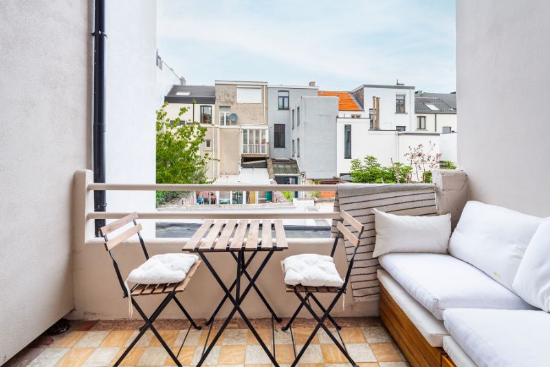 Karaktervol, lumineus 2 slpk. appartement, authenticiteit en top locatie! foto 2