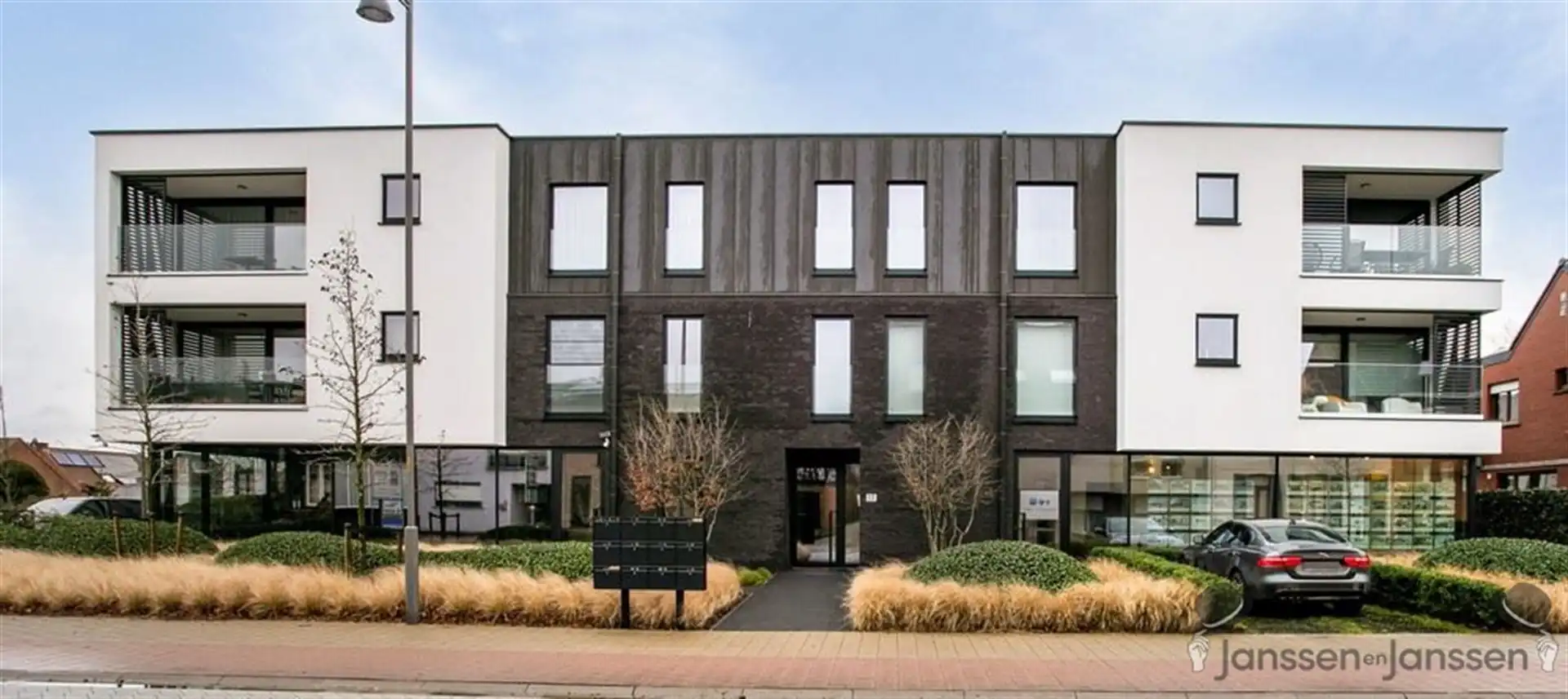 Unieke Kans: Commerciële Toplocatie in het Hart van Itegem foto 12