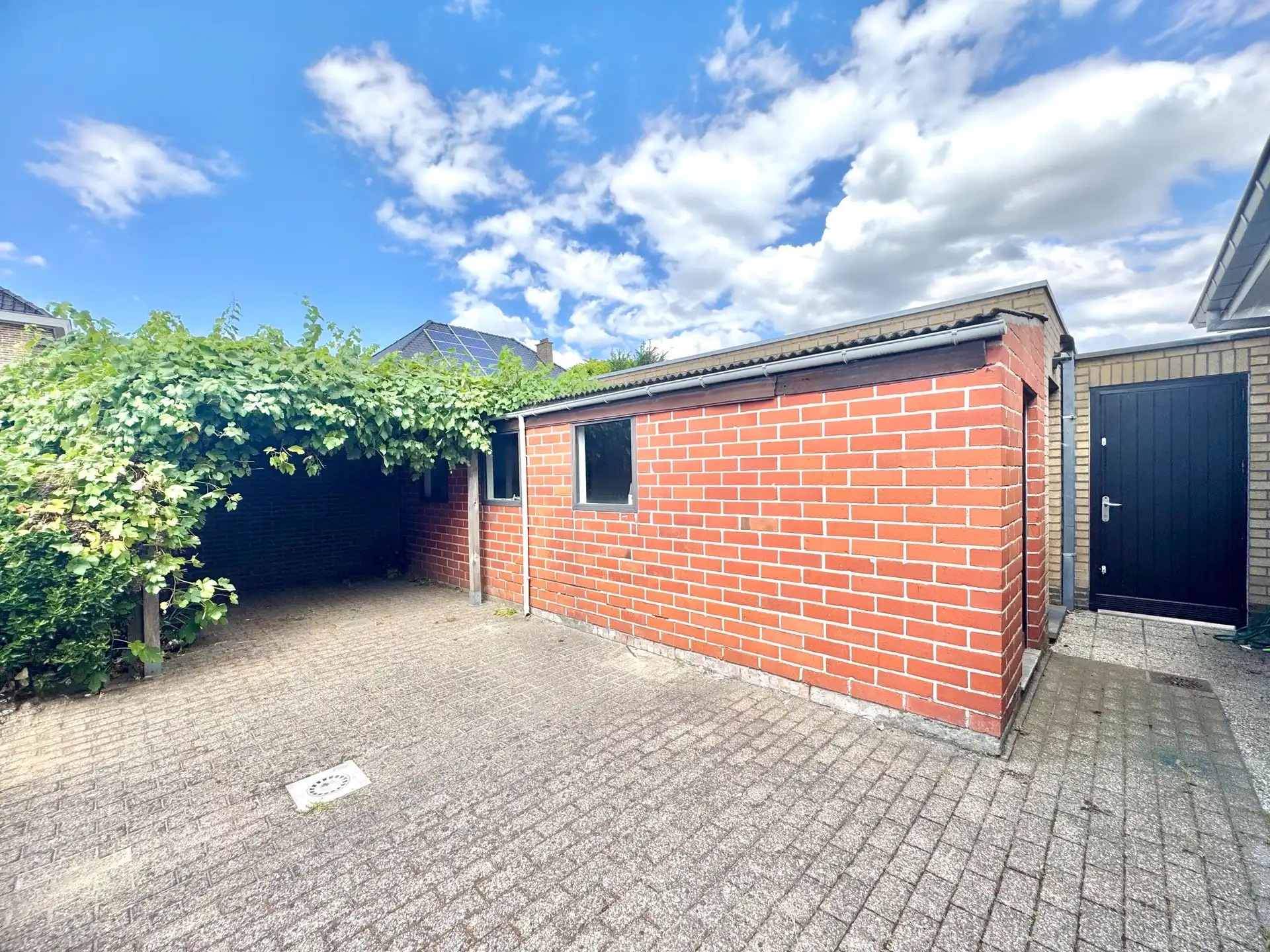 BUNGALOW | 2 SLAAPKAMERS | BUREAU |TUIN | GARAGE | 786 m² foto 17