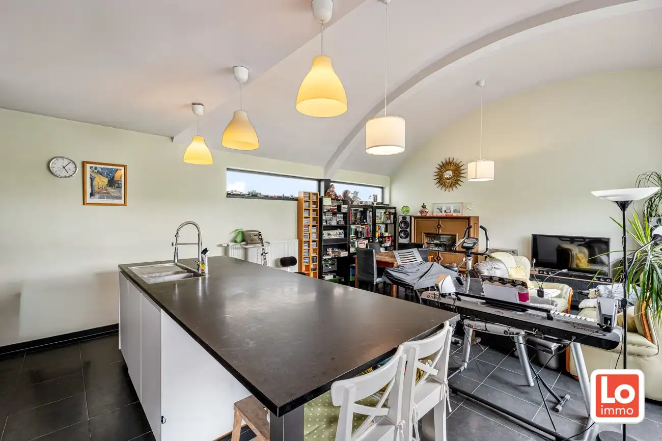Instap klaar appartement met afzonderlijke garage op een gemakkelijk bereikbare locatie nabij  het centrum van Lochristi! foto 5