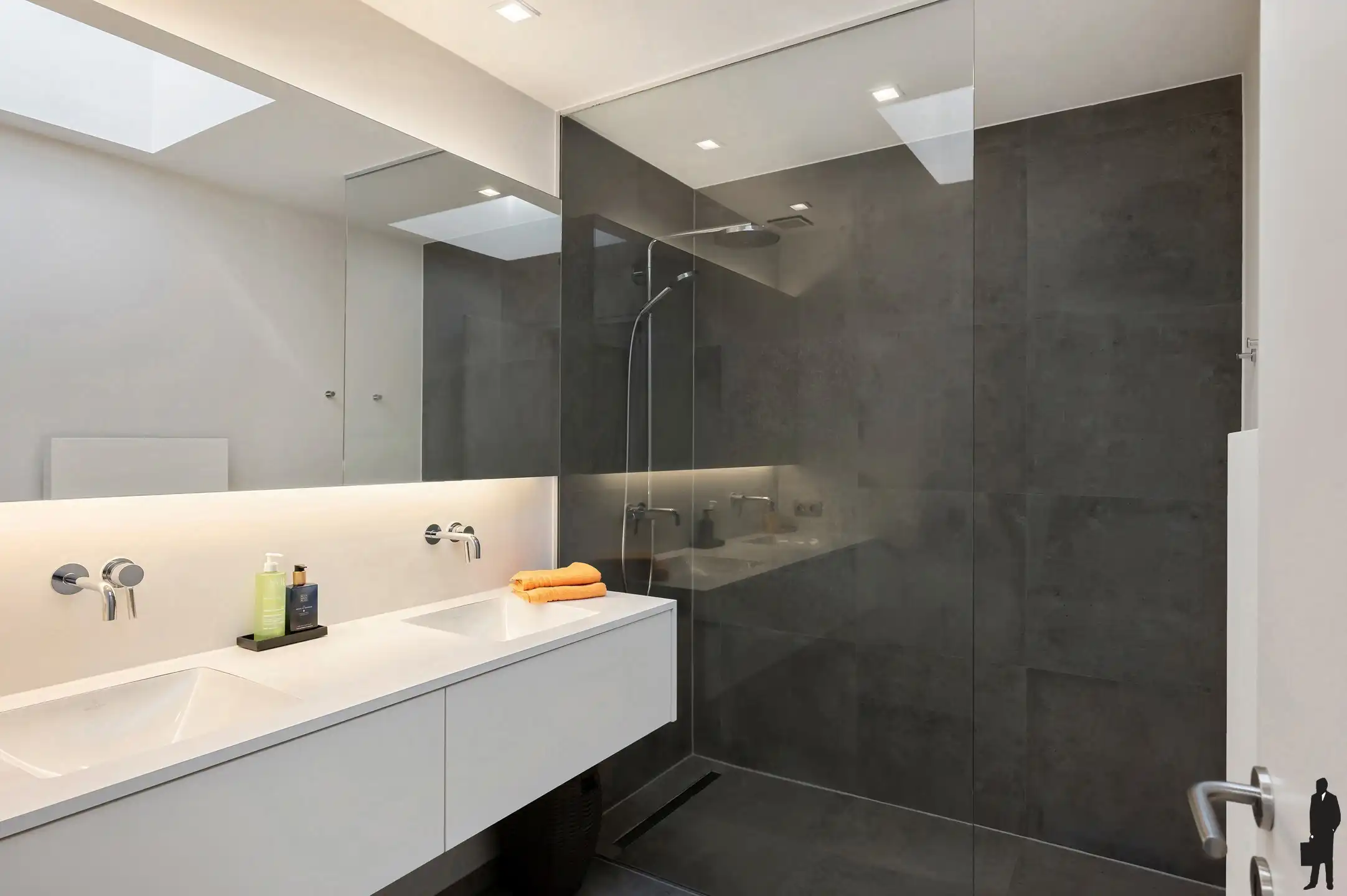 Moderne, vrijstaande villa op ca.1.380 m² met zwembad op toplocatie te Vriesdonk! foto 19