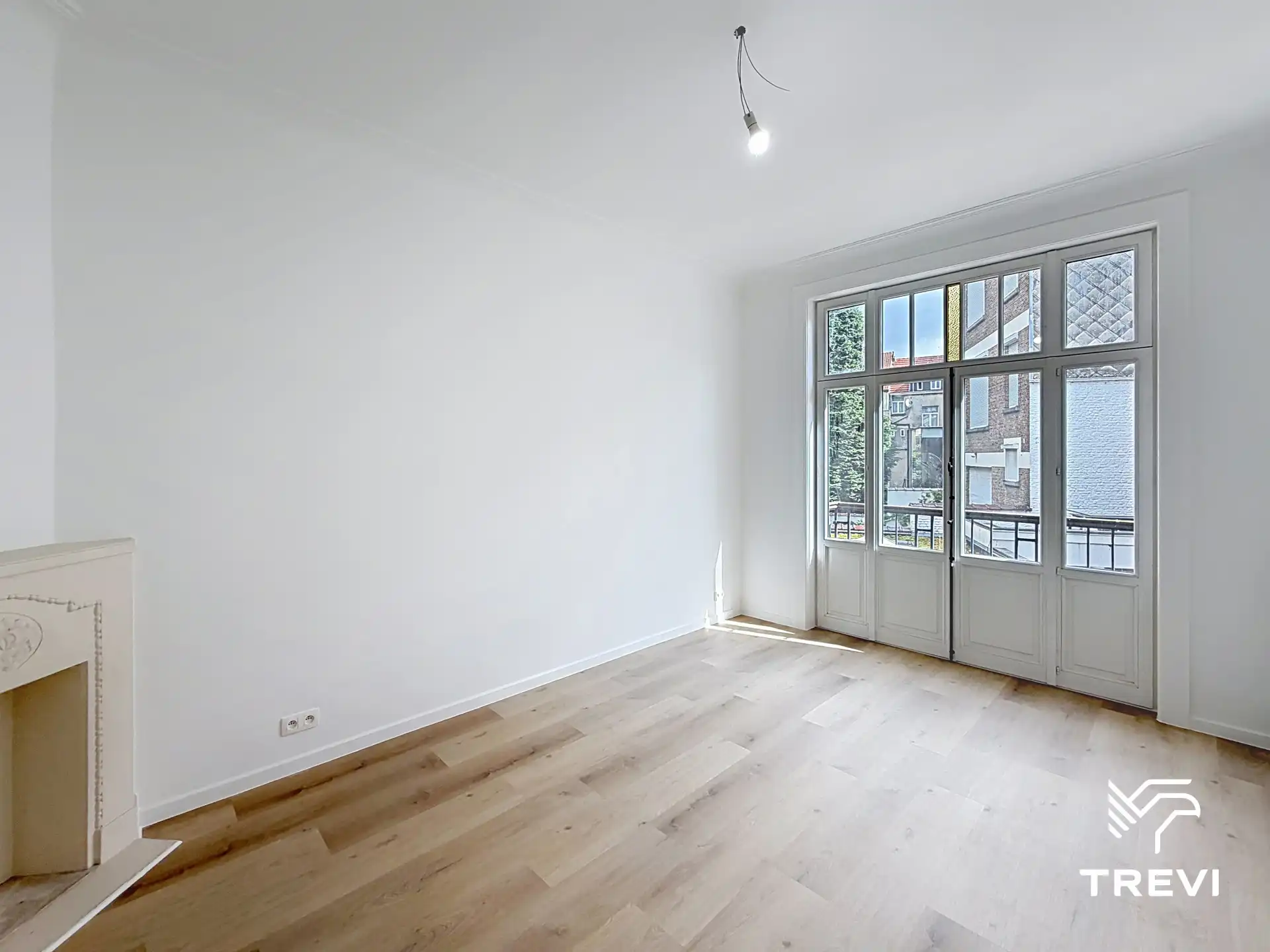 TOUR & TAXIS – Prachtige woning met 4 slaapkamers, terras en tuin! foto 8