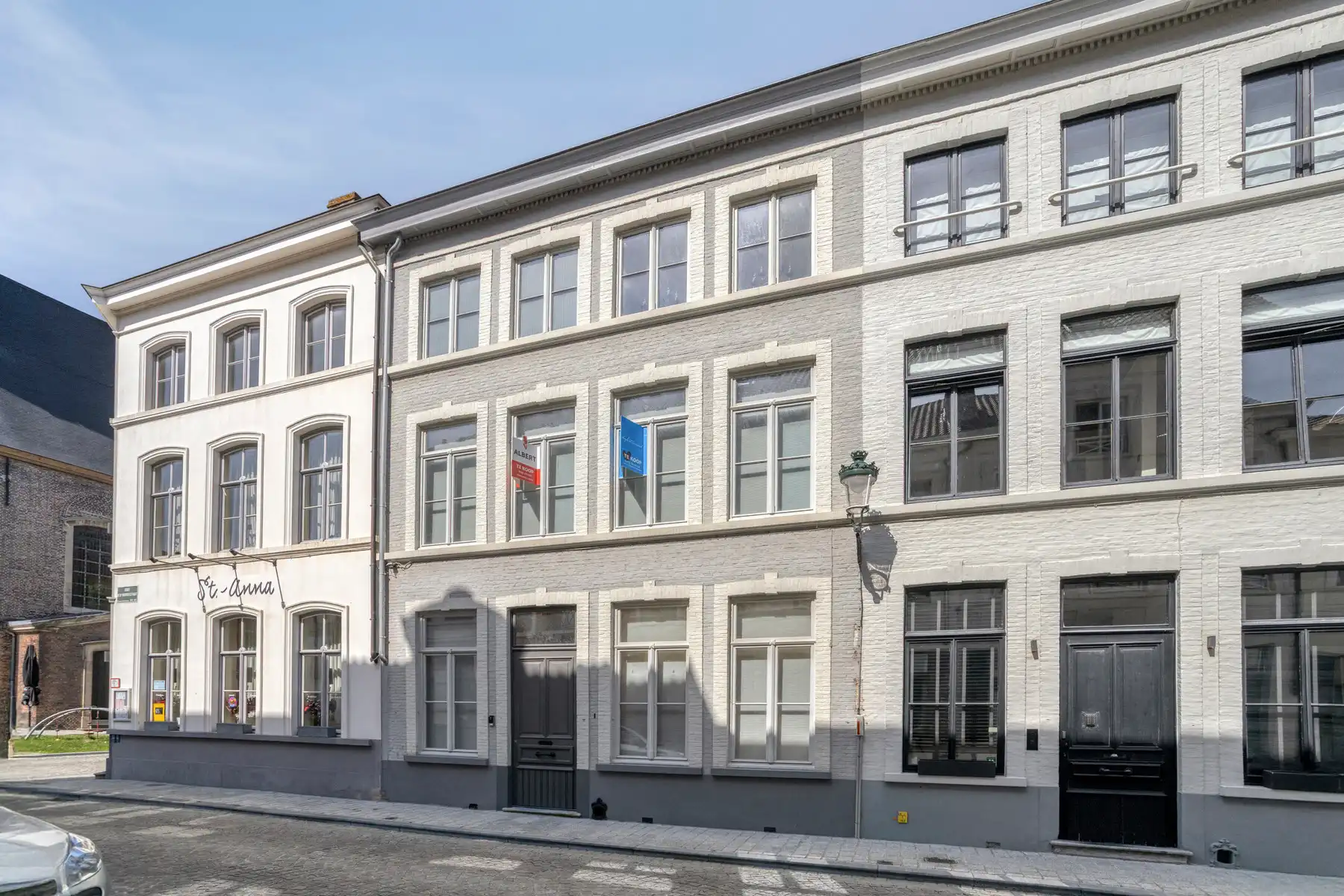 Prachtige burgerwoning naast de Sint-Annakerk foto {{pictureIndex}}