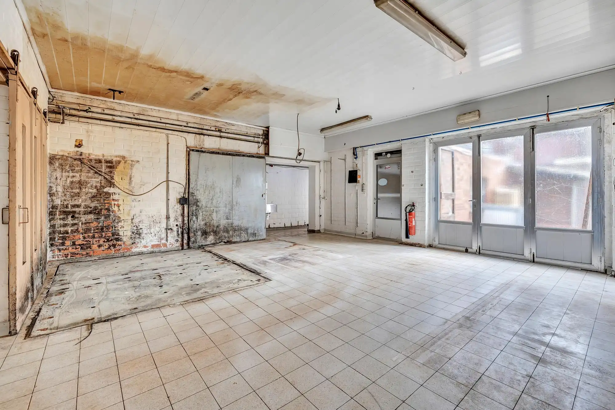 Robuuste HOB met opslagplaats foto 16