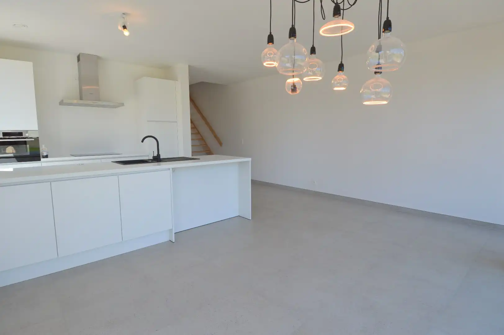 Ruime nieuwbouwwoning met 3 slaapkamers en tuin in Gullegem foto 4