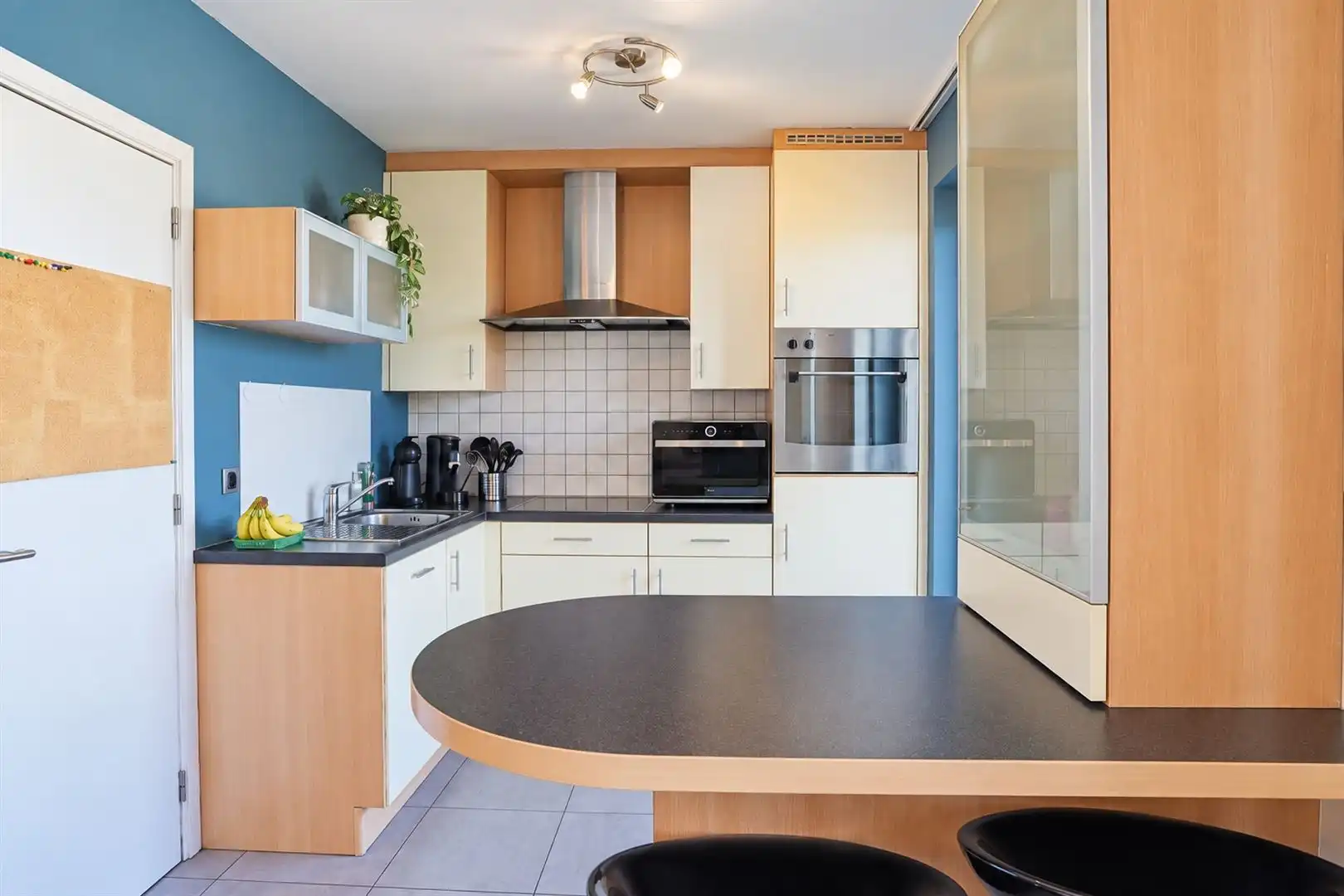Ruim appartement met 3 slaapkamers, terras en garage te Baasrode foto 3