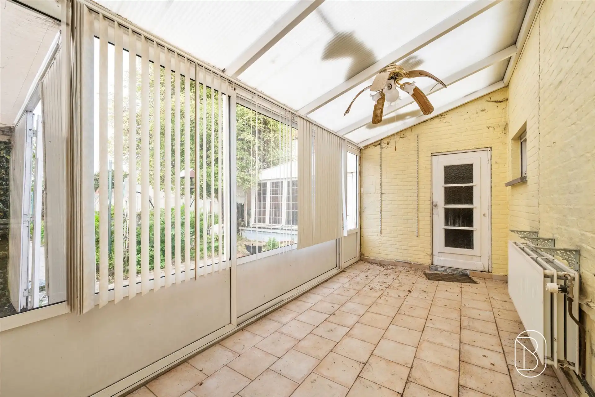 Woning met tuin en grote garage  foto 5