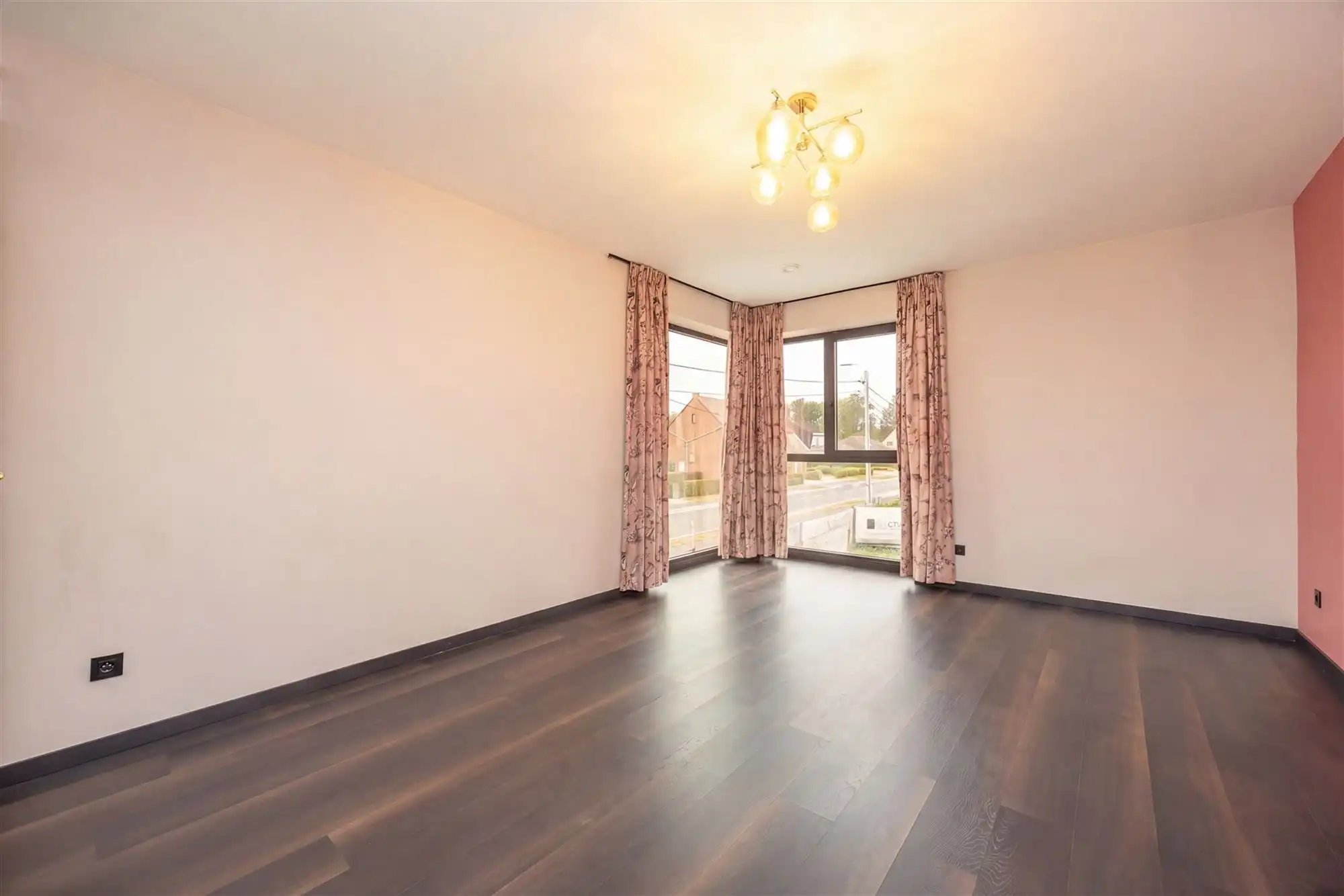 Moderne villa met 5 slaapkamers, ruime tuin en garage  foto 15