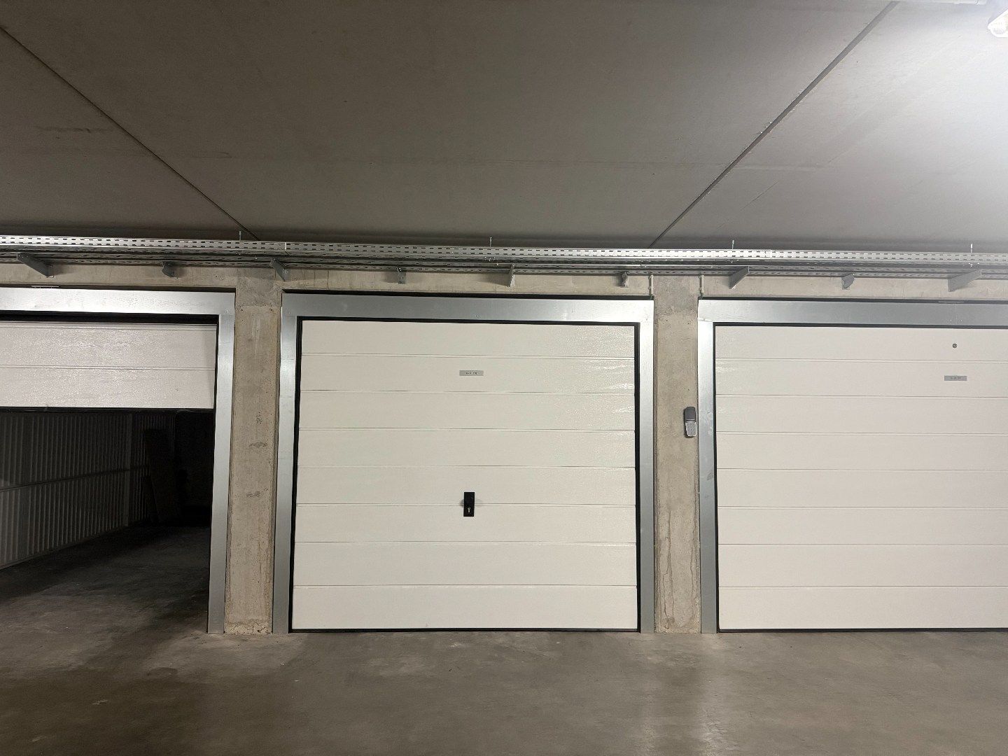 GARAGEBOX VLAKBIJ ZEEDIJK  foto 4