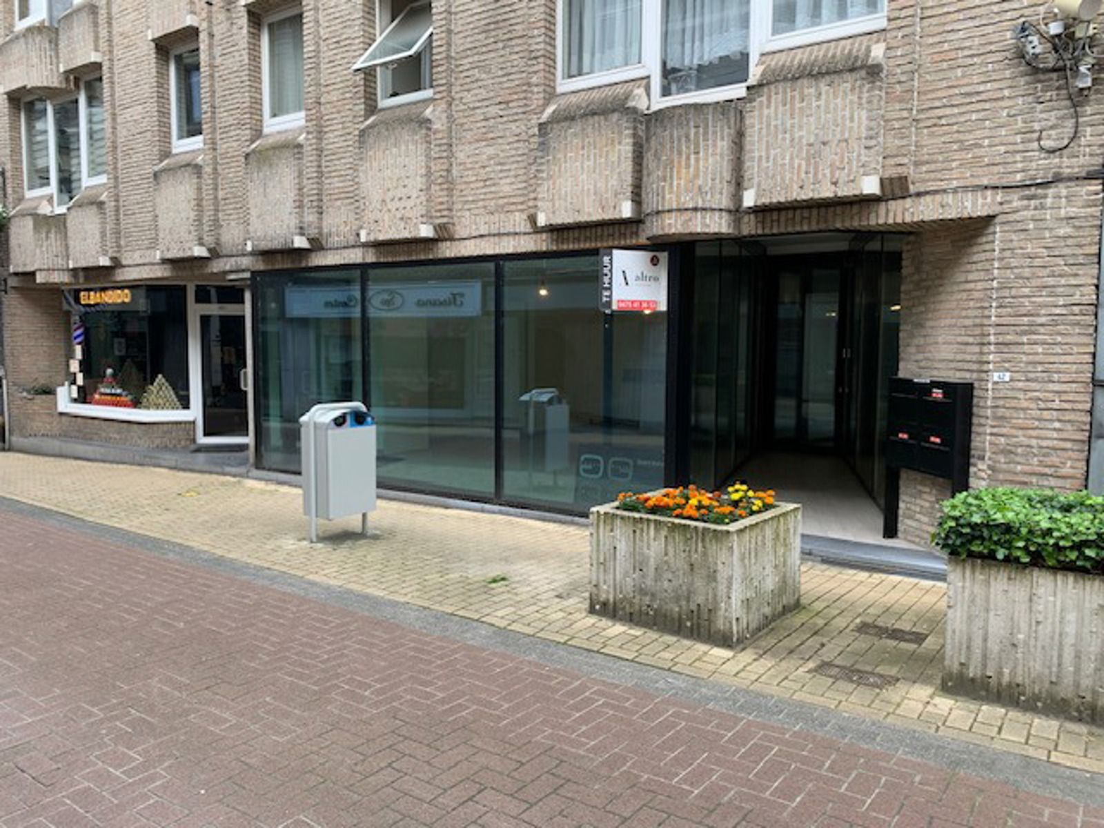 Commerciële ruimte in centrumstraat foto 10