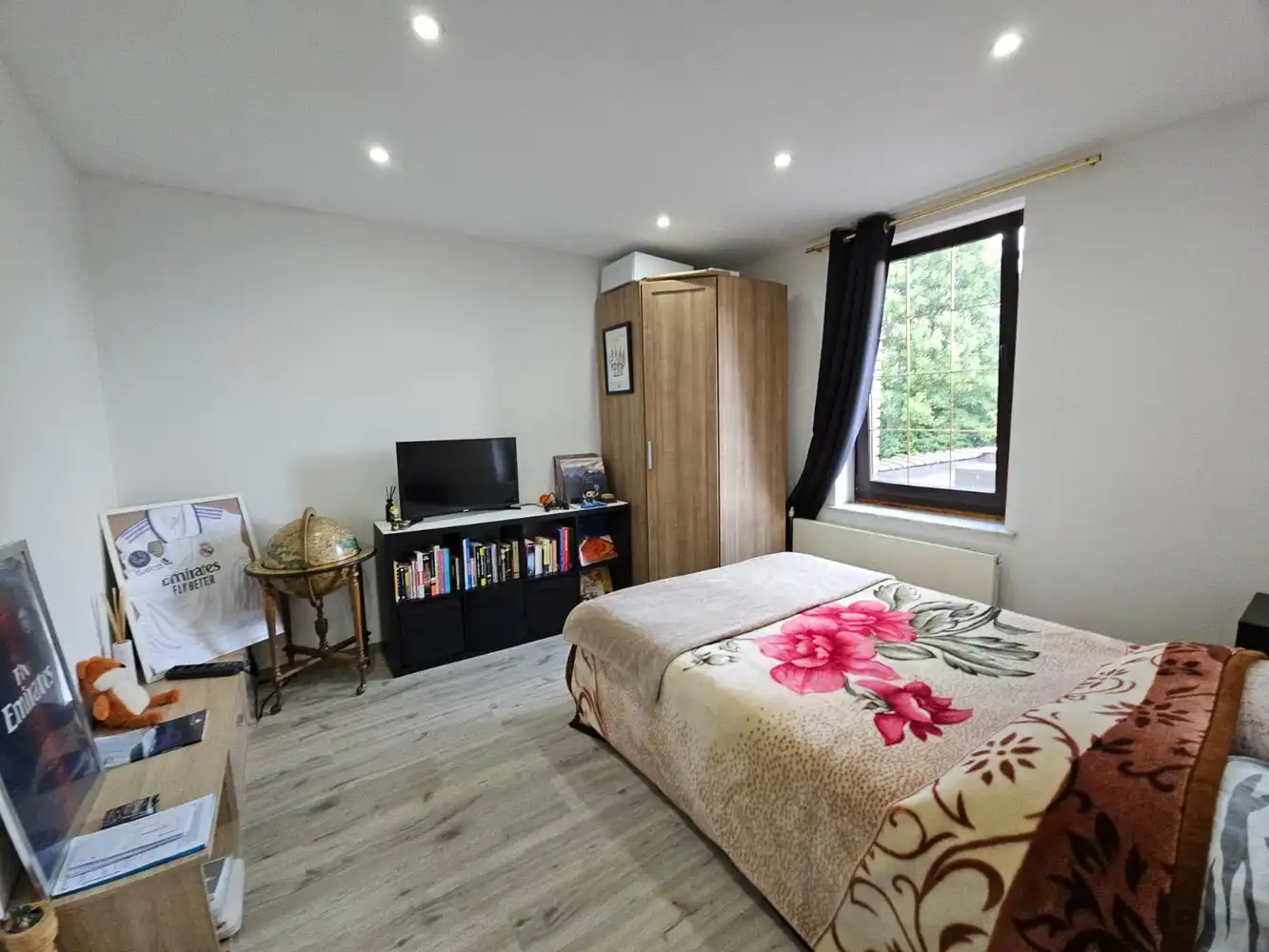 Ruime woning met tuin, 4 slaapkamers en 2 garages foto 11