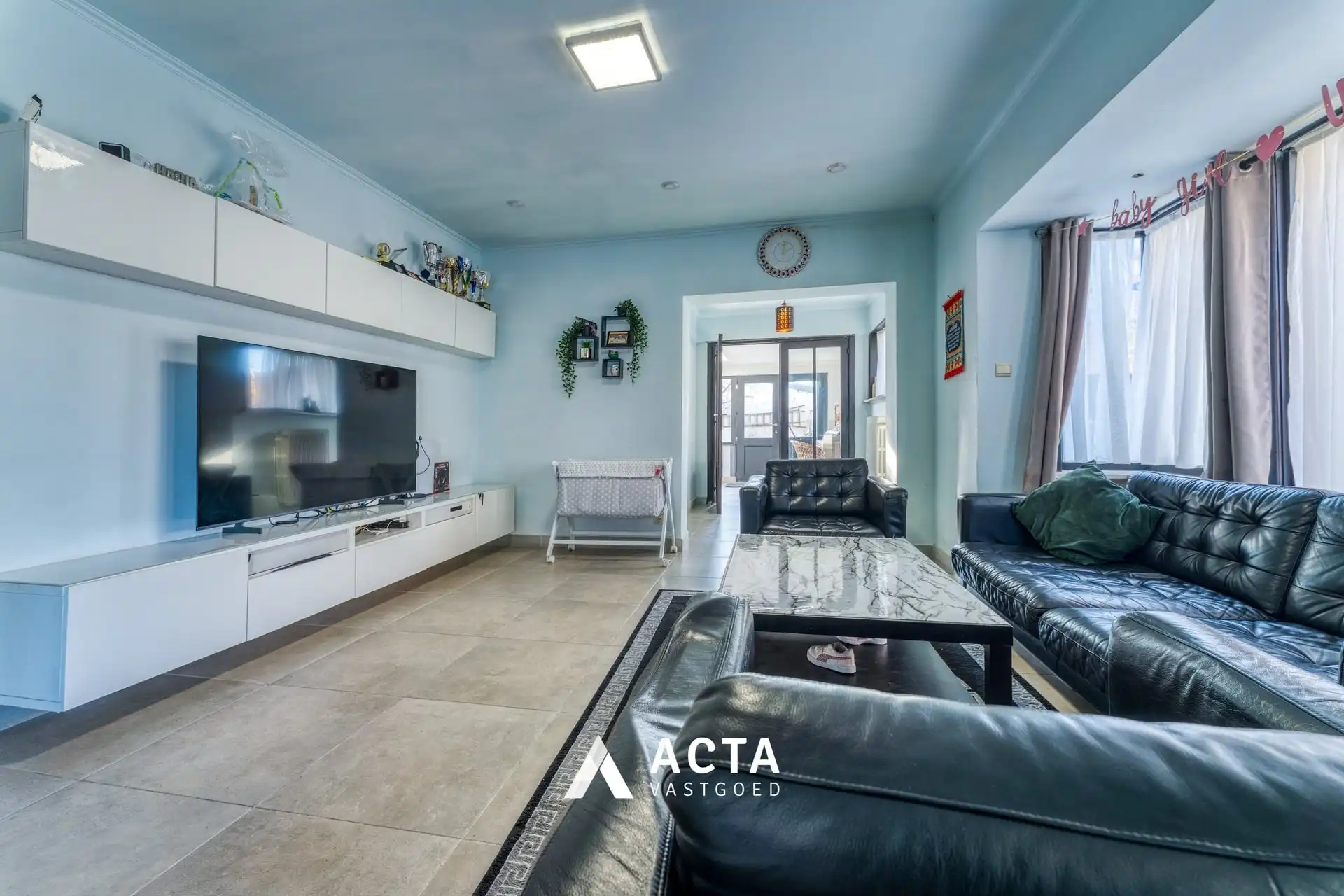 Halfopen bebouwing met vier slaapkamers in Mariakerke foto 5