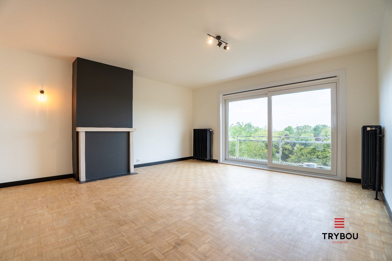 Volledig gerenoveerd 2-slaapkamerappartement te huur – rand centrum Ieper foto 2