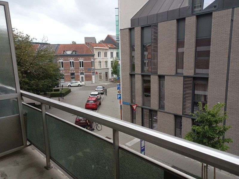 VERHUURD: Goedgelegen studio nabij station, stadscentrum en winkels foto 4