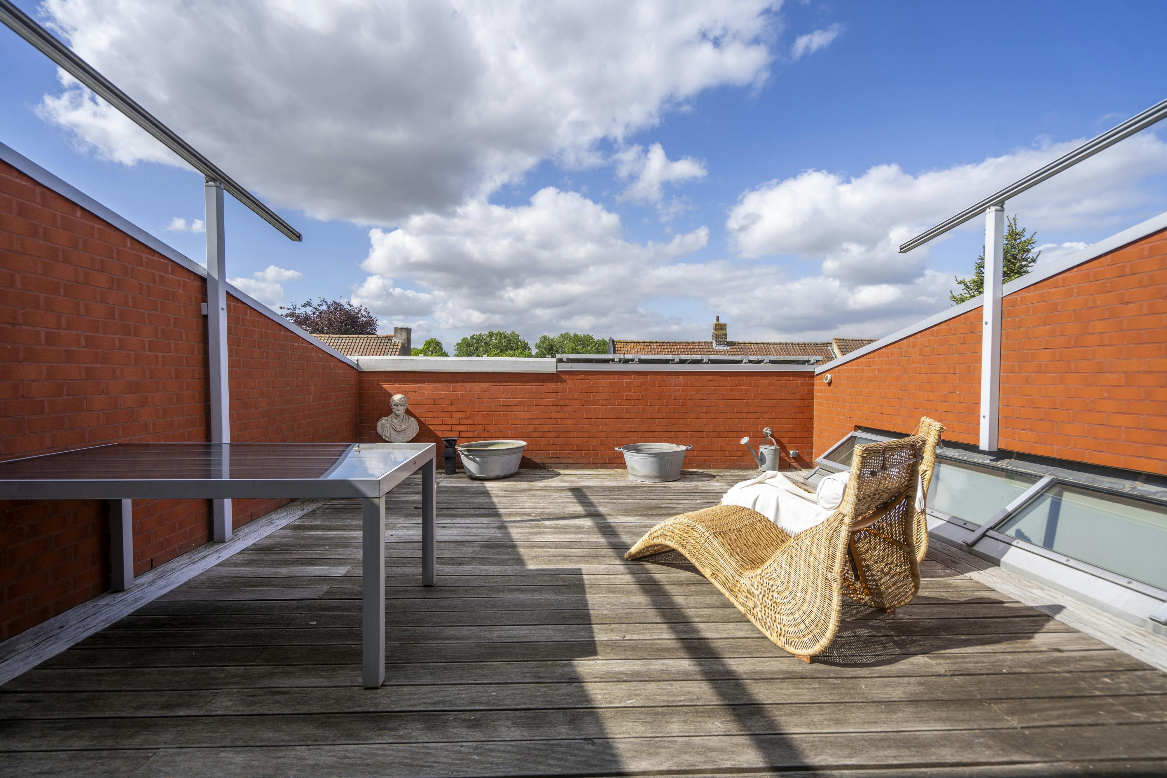 Unieke loftwoning met ruime garage en prachtige tuin foto 10