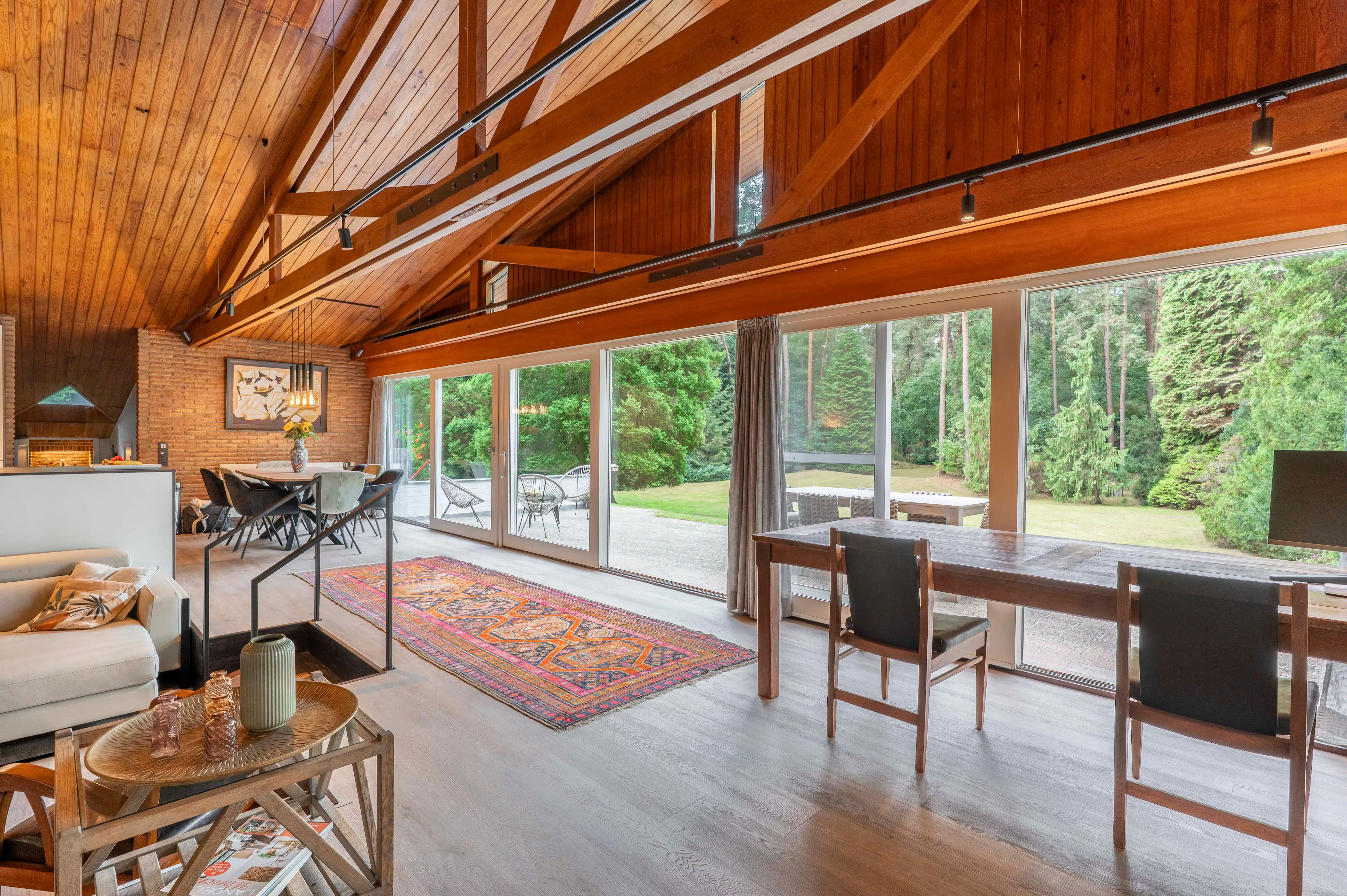 Architecturale sixtieswoning in volledige privacy en uniek natuurlandschap! foto 7