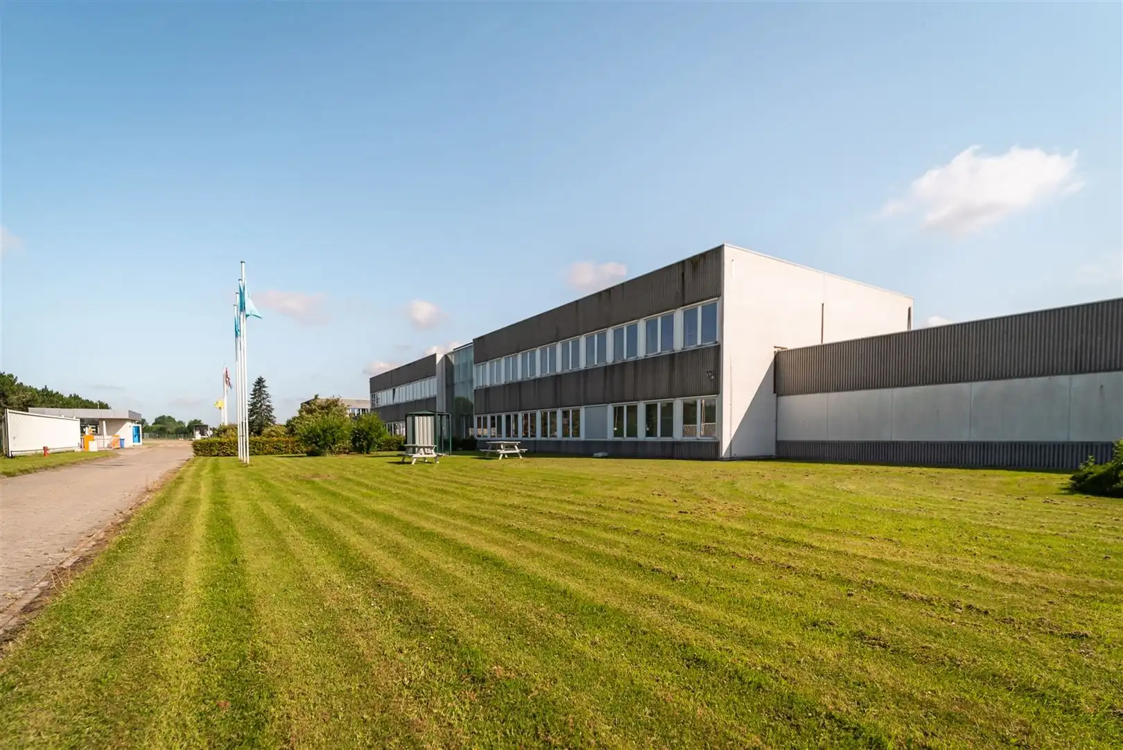 Ruim kantoor in Kontich te huur foto {{pictureIndex}}