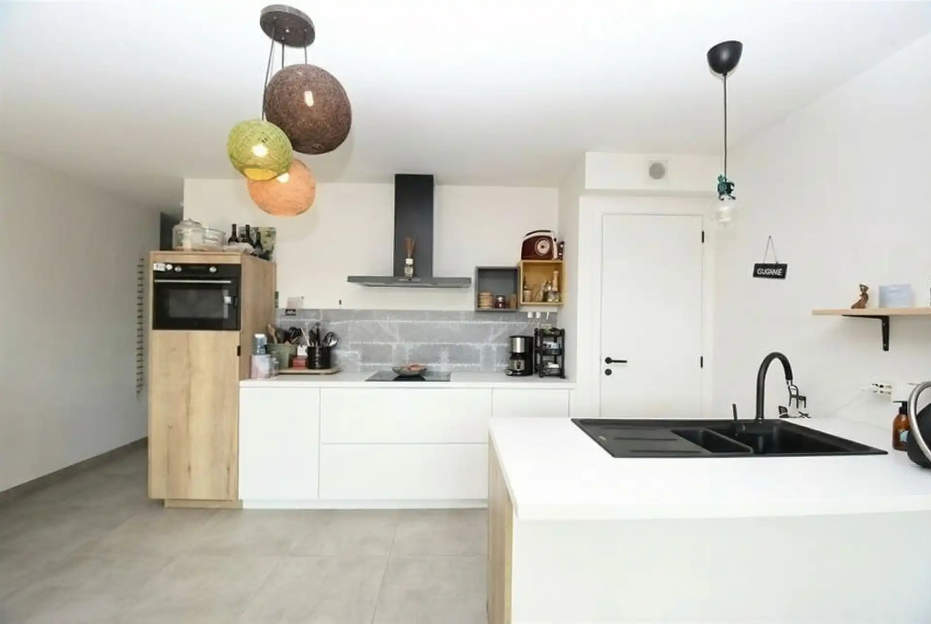 Appartement met 2 kamers en mooi terras nabij centrum foto 4