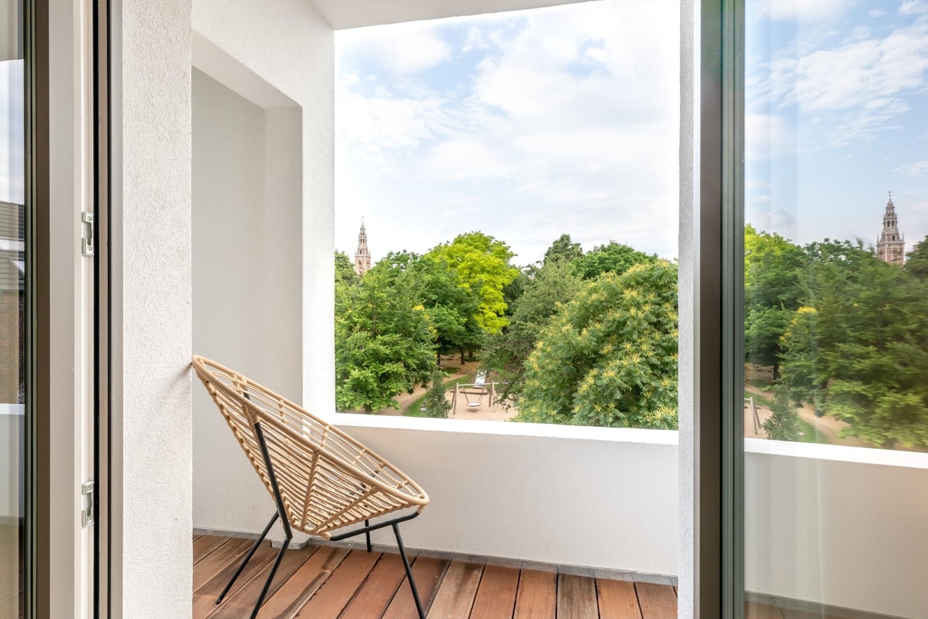 Prachtig gerenoveerd appartement met 2 slaapkamers foto 6