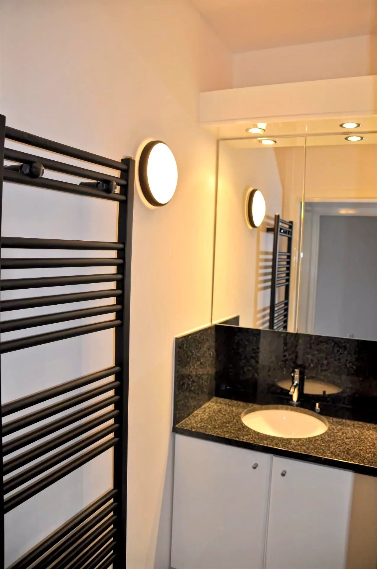 VERRASSEND APPARTEMENT MET 3 SLPK'S EN PARKEERPLAATS IN LANAKEN CENTRUM foto 15