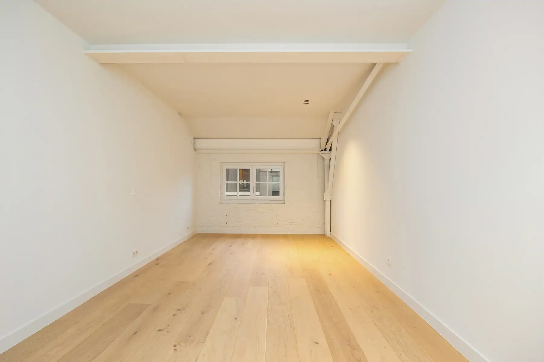 Uniek, gerenoveerd appartement foto 6