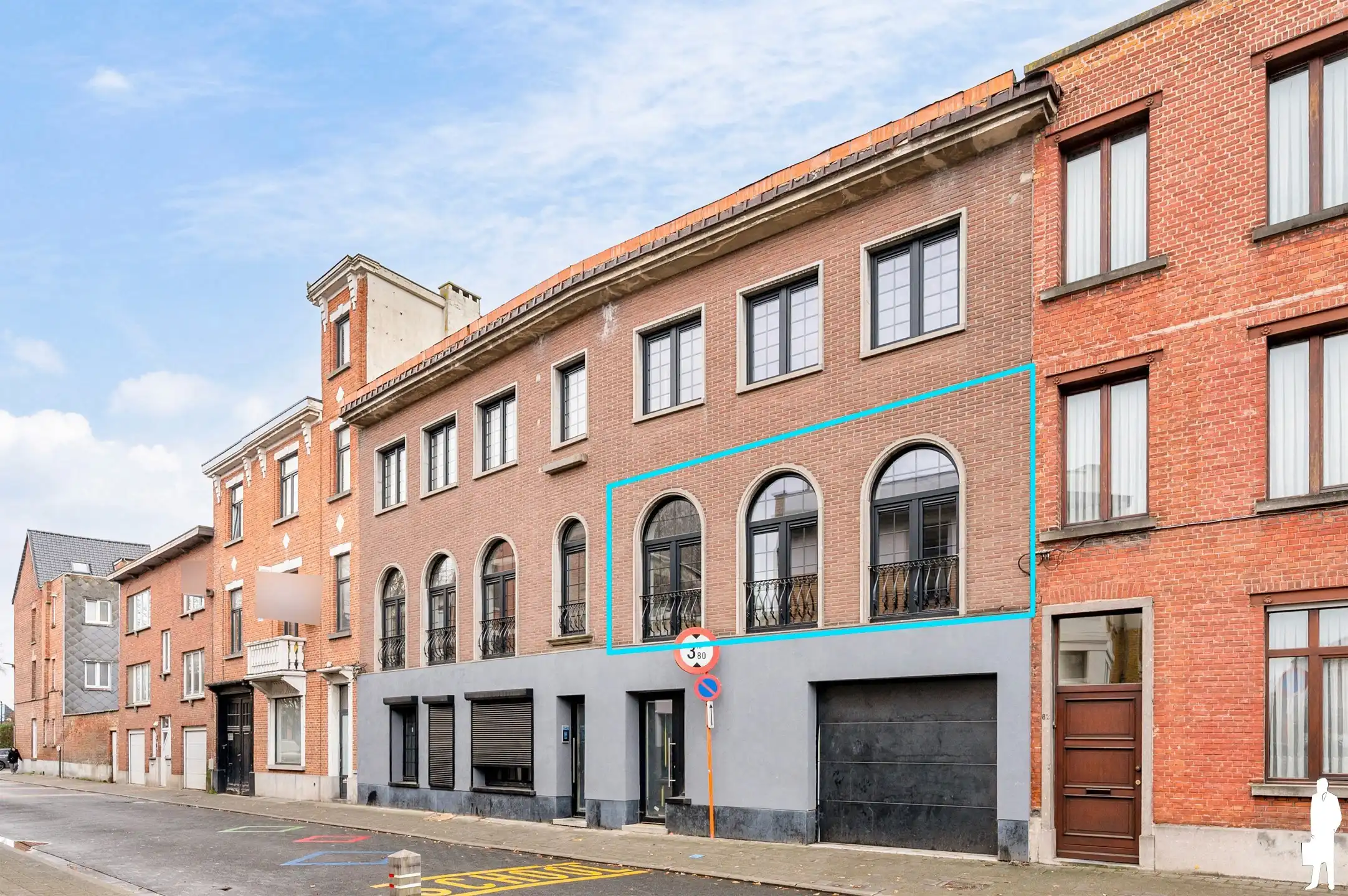 Prachtig gerenoveerd appartement (149 m²) met 2+ slk’s en zonnig terras nabij centrum Mechelen. foto {{pictureIndex}}