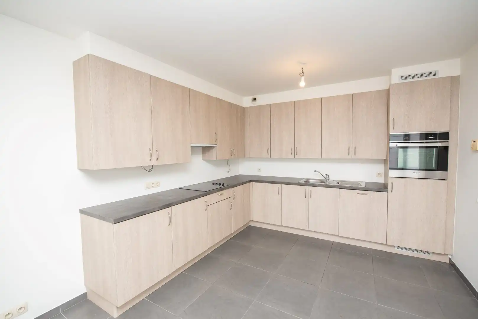 Modern appartement met garage te Waregem foto 5