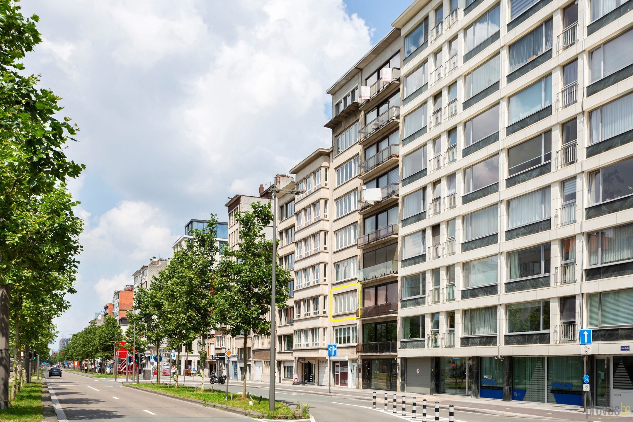 LICHT APP. MET 2 SLPKS EN TERRAS VLAKBIJ OPERAPLEIN foto 22