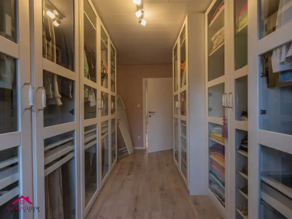 Gezellige en instapklare, half vrijstaande woning met veranda foto 25