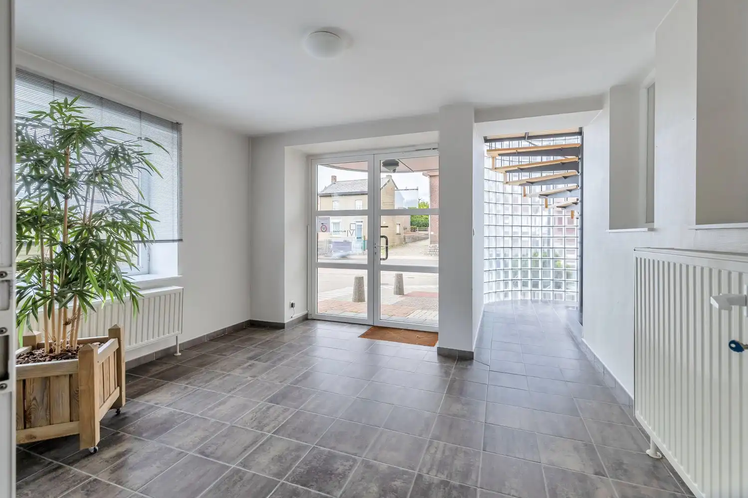 Unieke vastgoedopportuniteit! Ruim bedrijfscomplex met 2 appartementen en exclusief penthouse op 46a 55ca! foto 7
