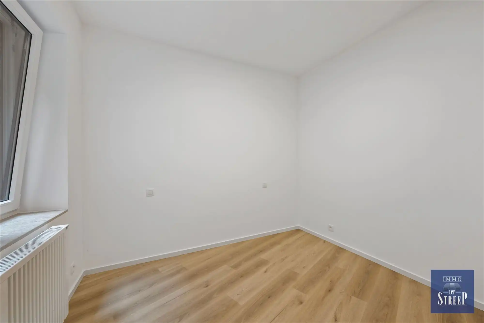 Volledig gerenoveerd appartement met 1 slaapkamer foto 11