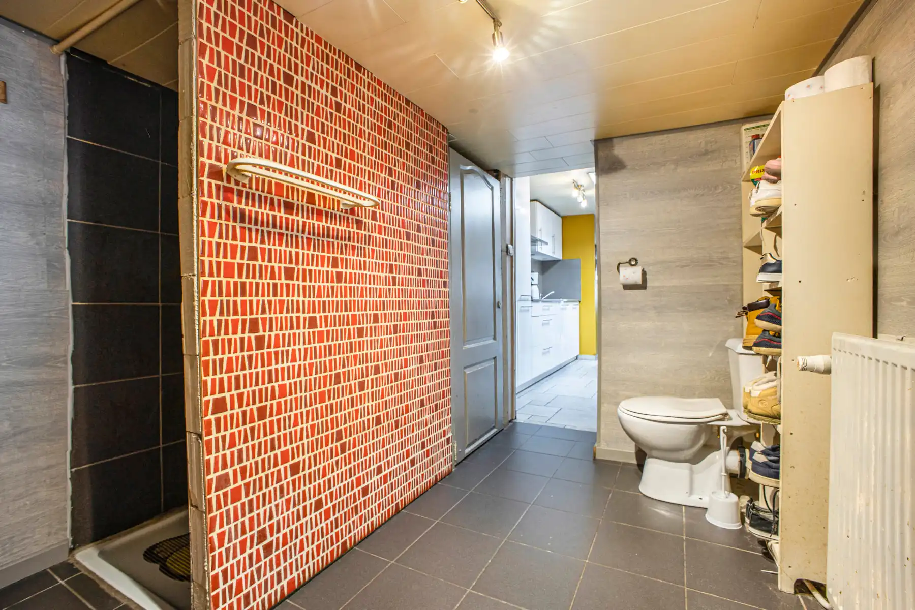Eengezinswoning met 2 slaapkamers, inrichtbare zolder & tuin foto 9