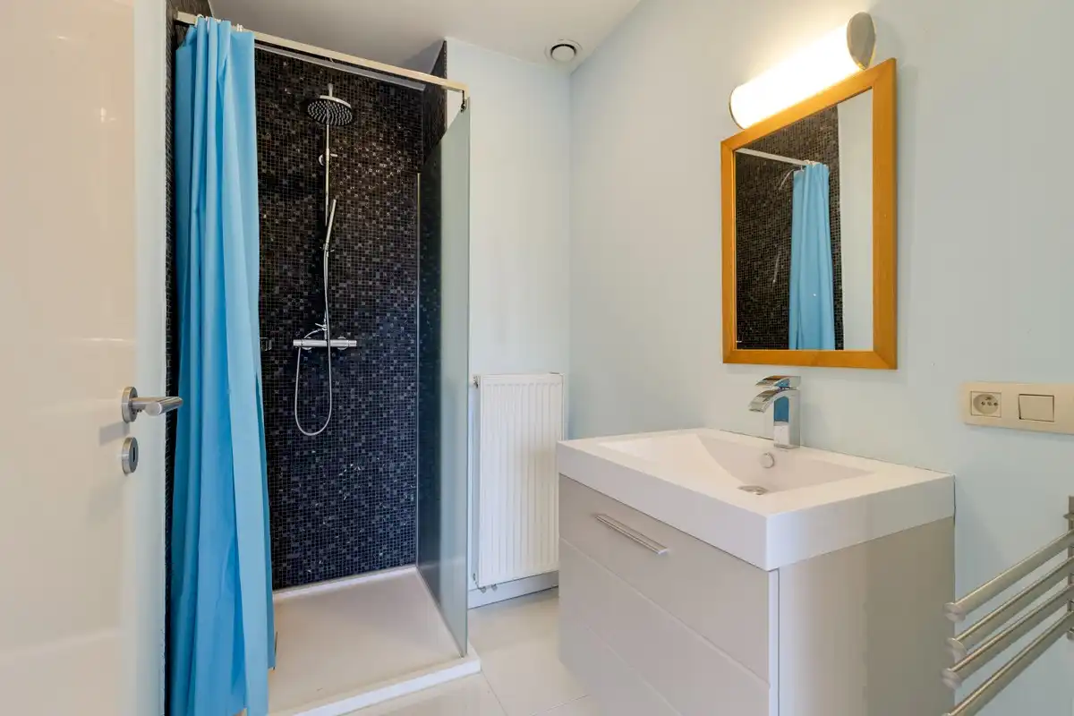 Groot zonnig duplex dakappartement met drie terrassen, twee slaapkamers, twee badkamers en parking. foto 22