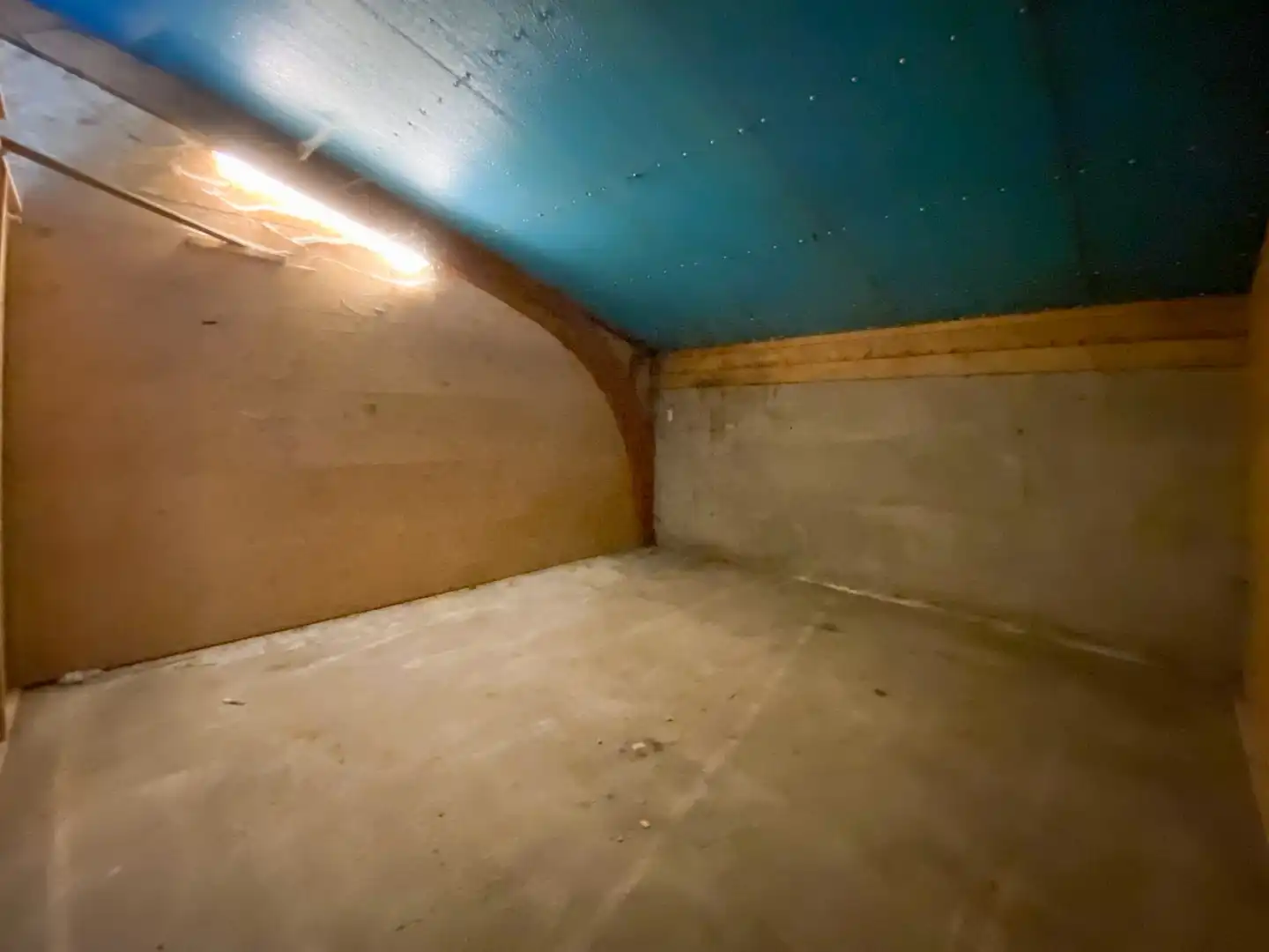 Diverse opslagplaatsen (boxen van 25m2) nabij het centrum van Diksmuide foto 10