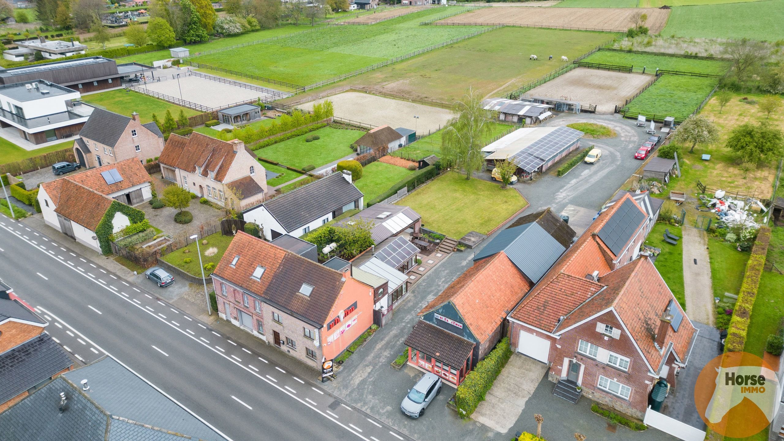 ASPELARE - Ruime woning met buitenpiste en stallingen op 55are foto 2