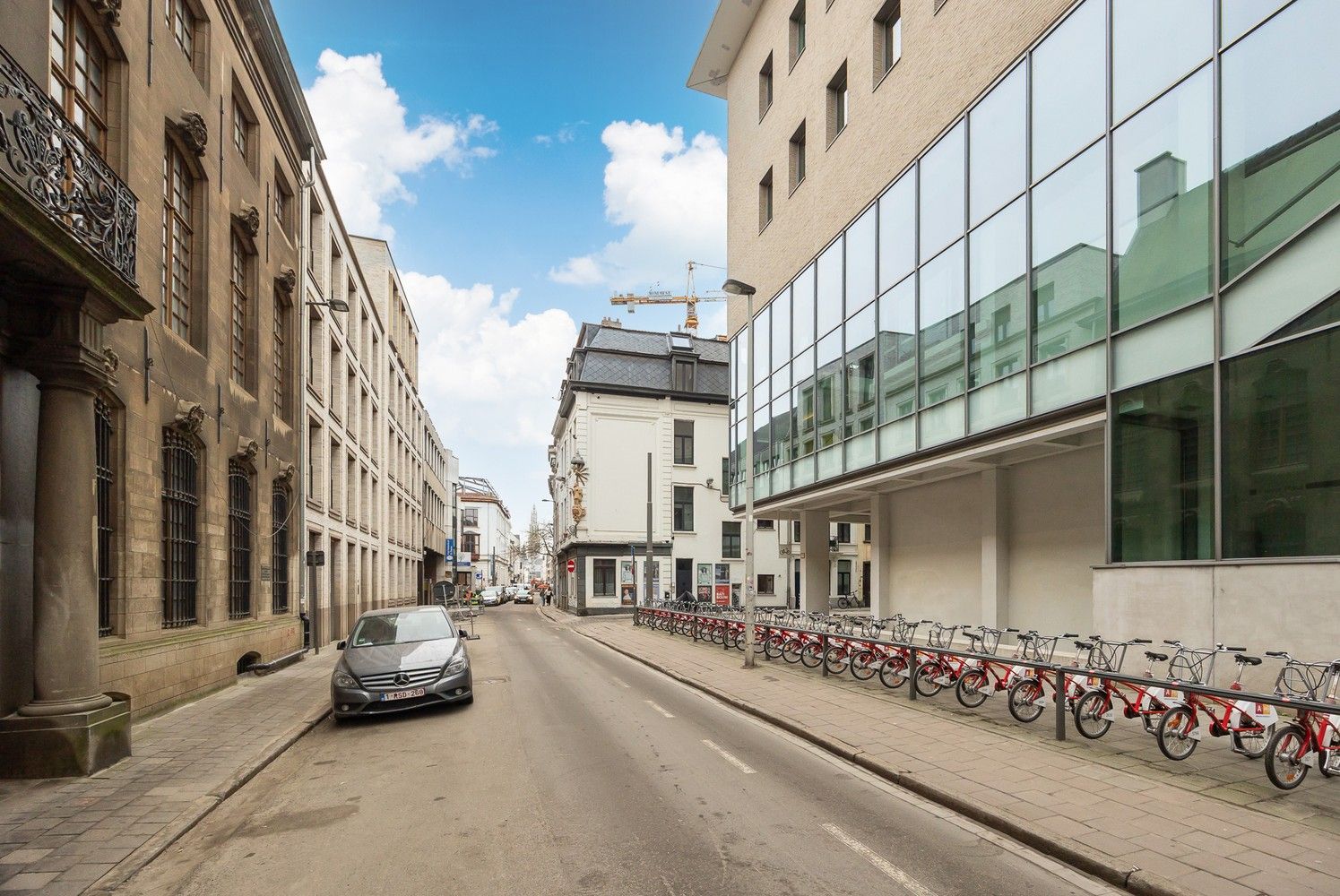 Vergund studentengebouw op een uitstekende AAA locatie, tegenover de AP Hogeschool foto 3