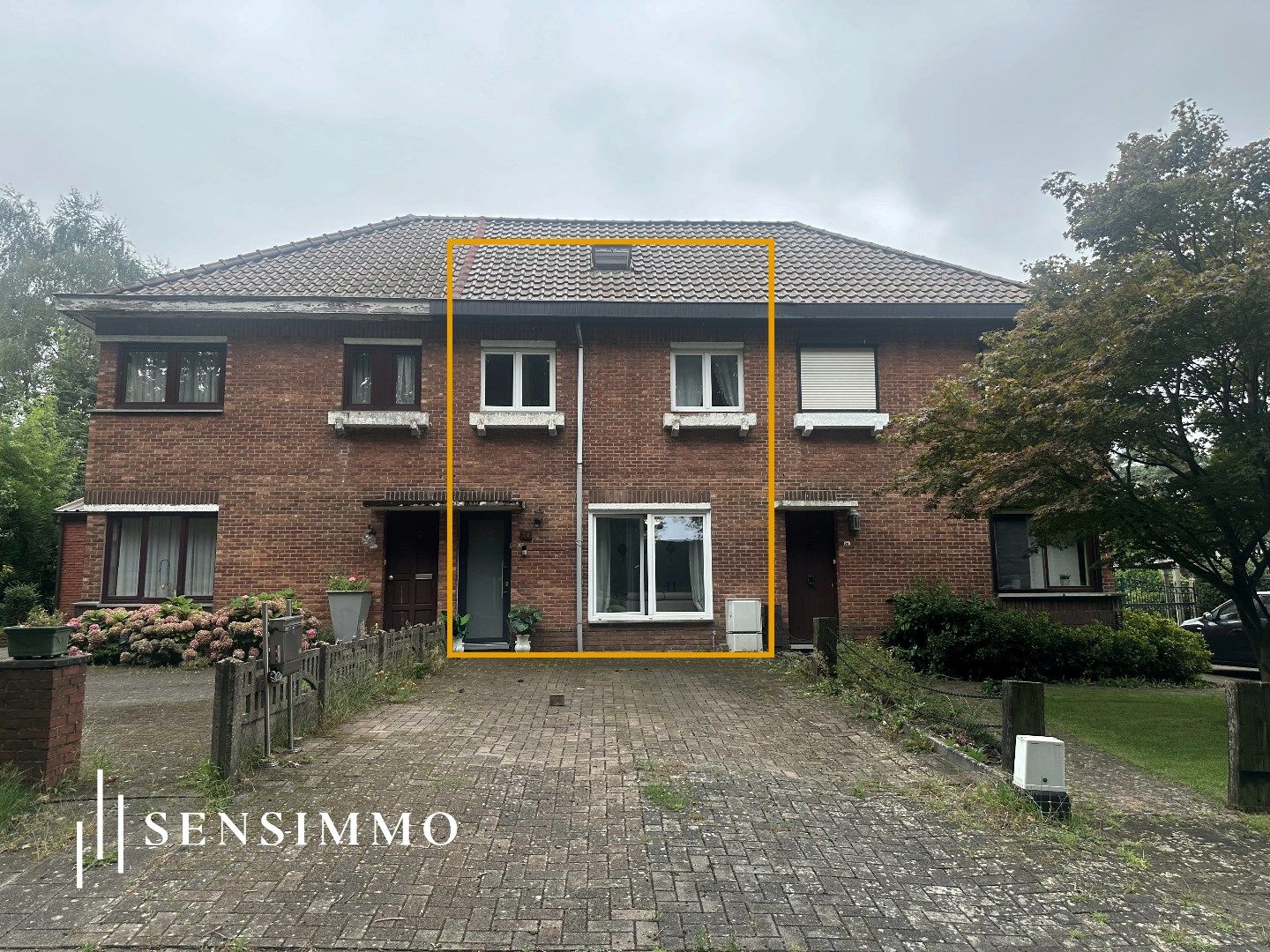 Rijwoning met 4 slaapkamers, tuinberging en garage foto 1